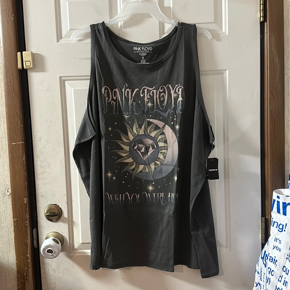 TORRID PINK FLOYD WISH YOU WERE HERE TANK: GRAY: NEW WITH TAGS: SIZE 6